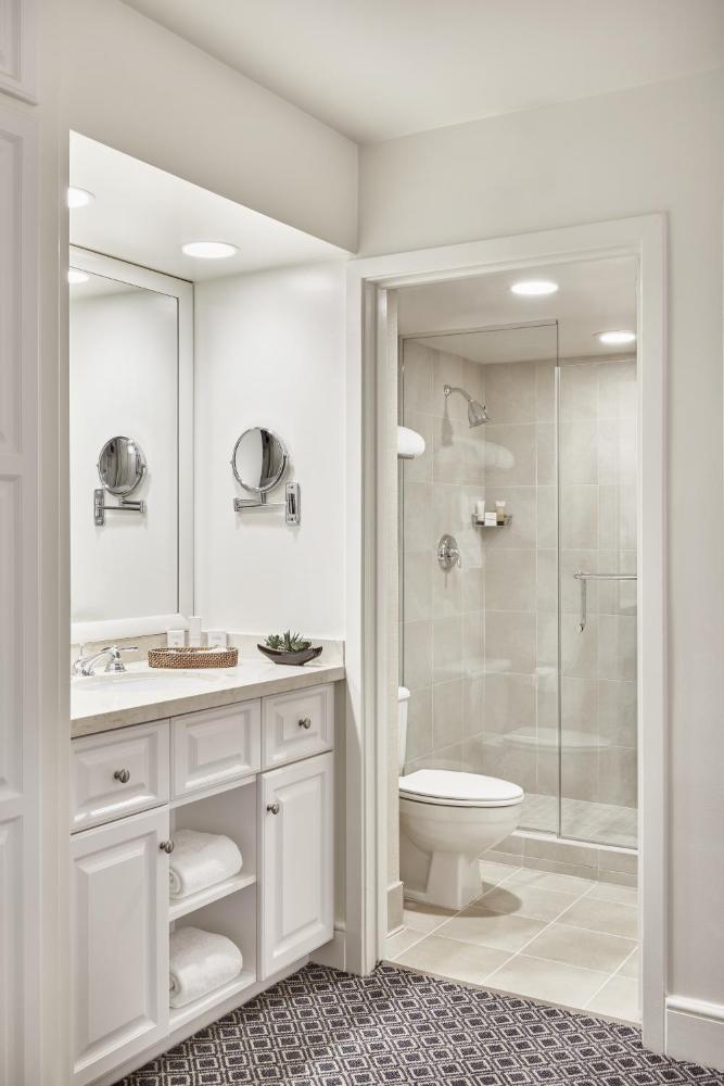 King Suite interior